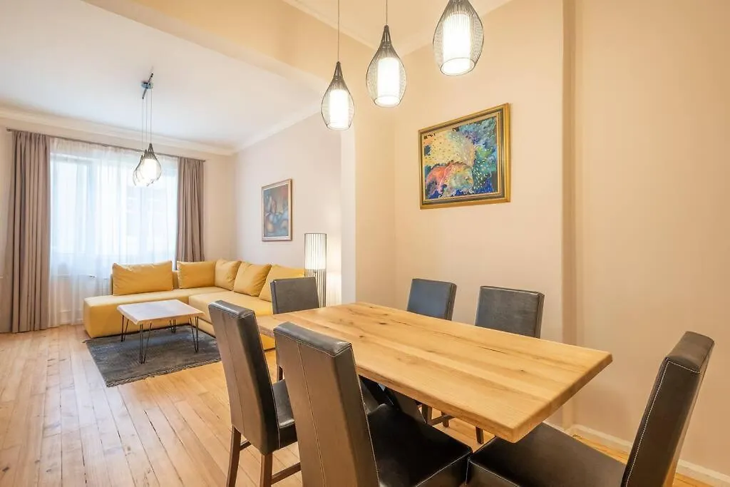 Gorgeous 2 Bdrm Fully Equipped Flat, Top Location Sofia