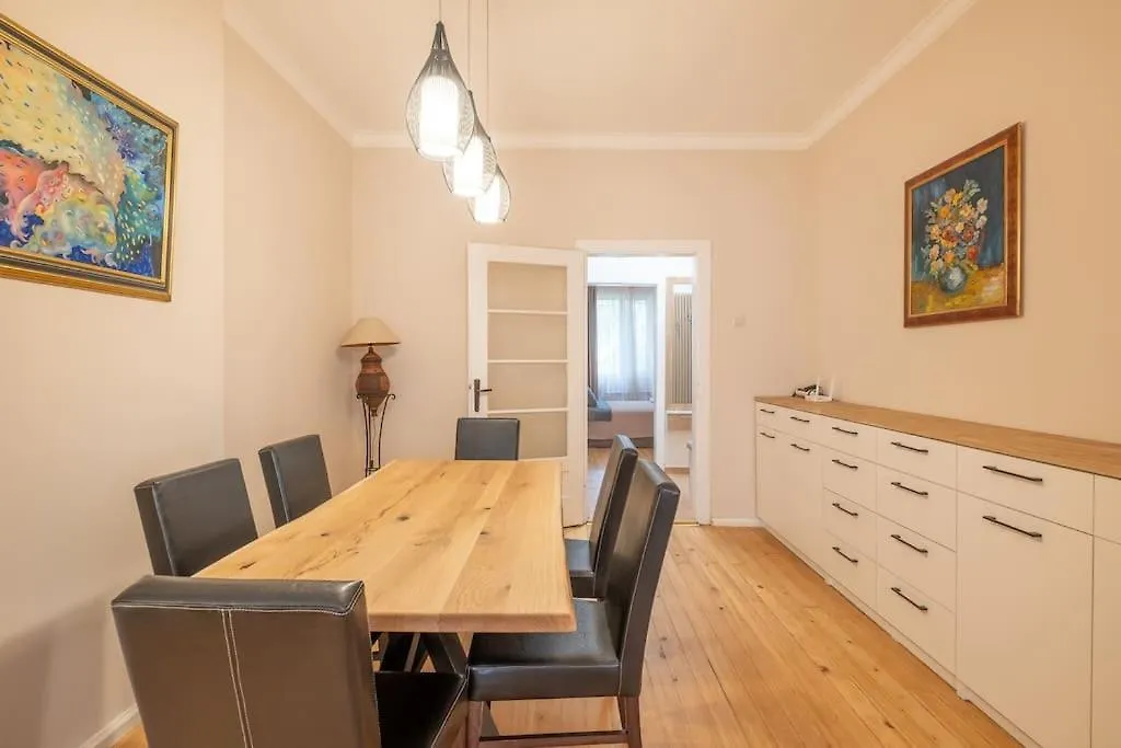 Apartament Gorgeous 2 Bdrm Fully Equipped Flat, Top Location Sofia