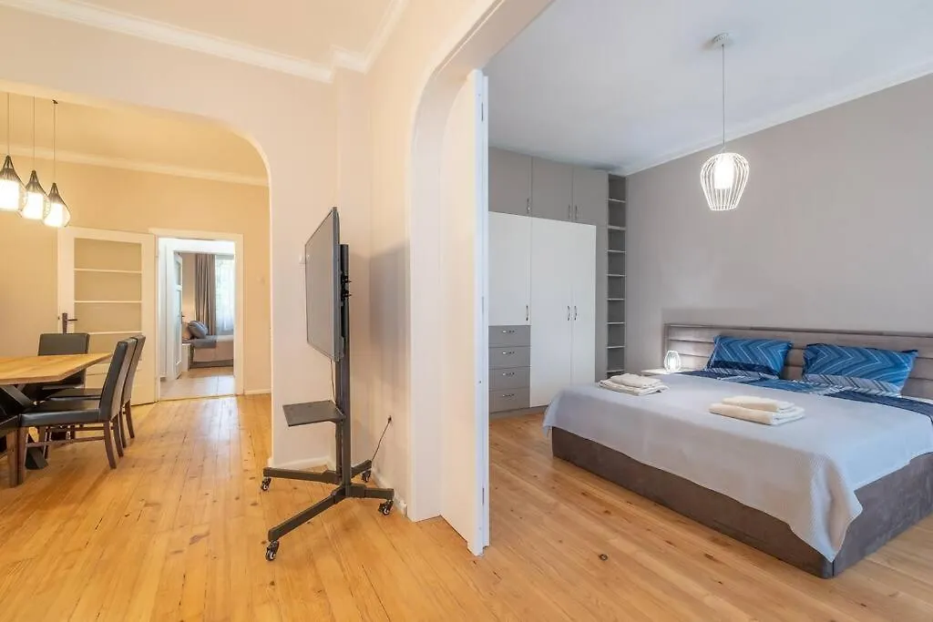 Gorgeous 2 Bdrm Fully Equipped Flat, Top Location Sofia 0*,