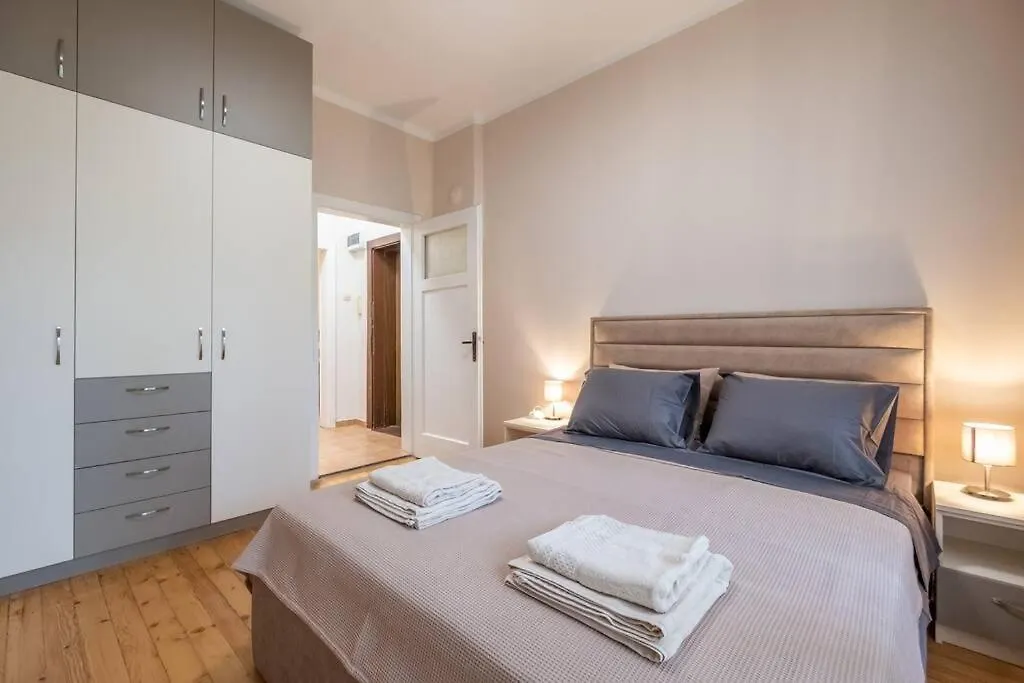 Gorgeous 2 Bdrm Fully Equipped Flat, Top Location Sofia 0*,
