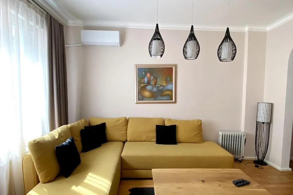 Gorgeous 2 Bdrm Fully Equipped Flat, Top Location Sofia 0*,